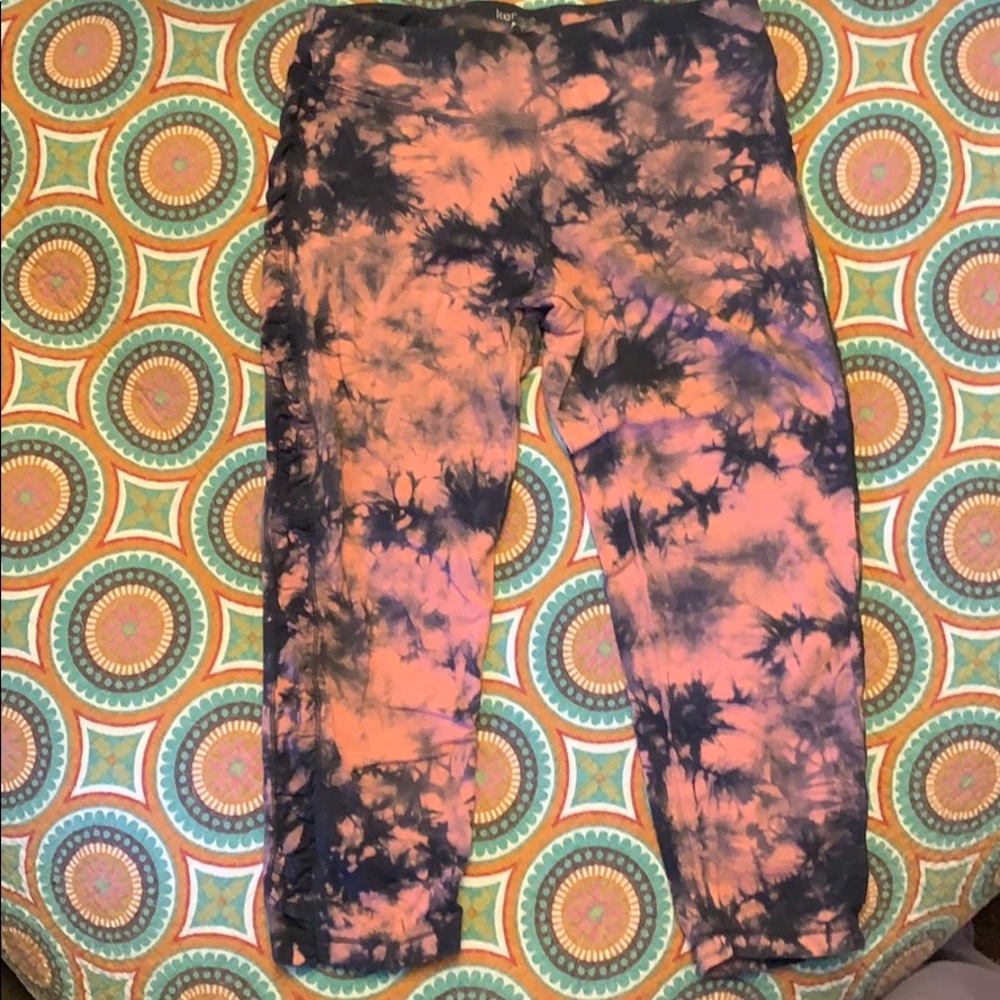 Kenzie performance funky tie dye capris